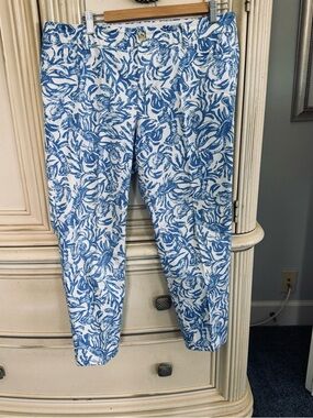 Lilly Pulitzer Blue and White Floral Cropped Pants
